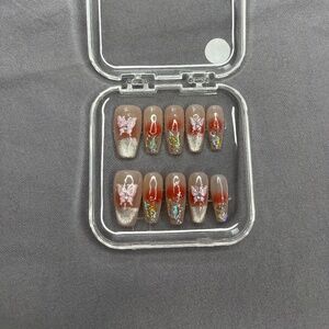 Press on nails